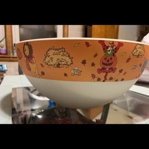 Winnie the Pooh Halloween candy bowl